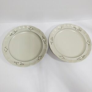 Pfaltzgraff Heirloom Dinner‎ Plates Set of 2 Gray Floral Country Style Scalloped